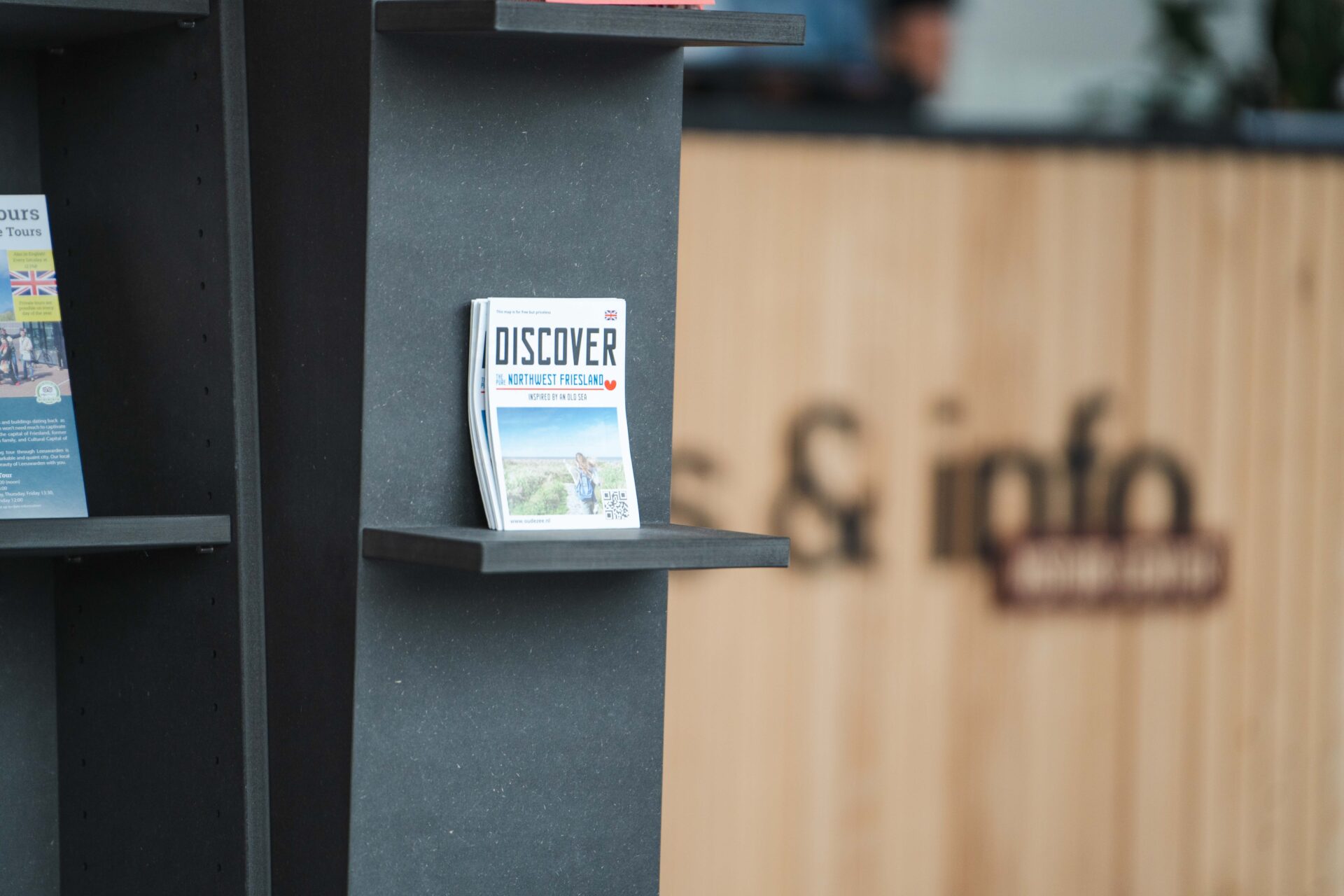 Foto van een folder in het Leeuwarden Visitor Center