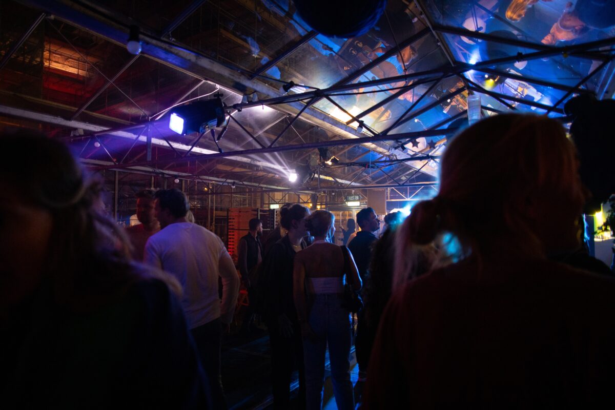 Een dansfeestje in de stadskas in Leeuwarden