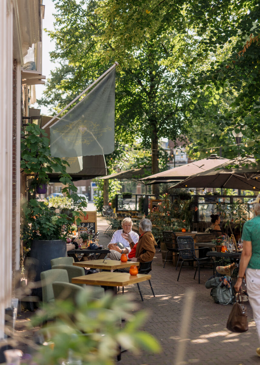 Terrassen van Pecorino en 't Leven op de Tweebaksmarkt.