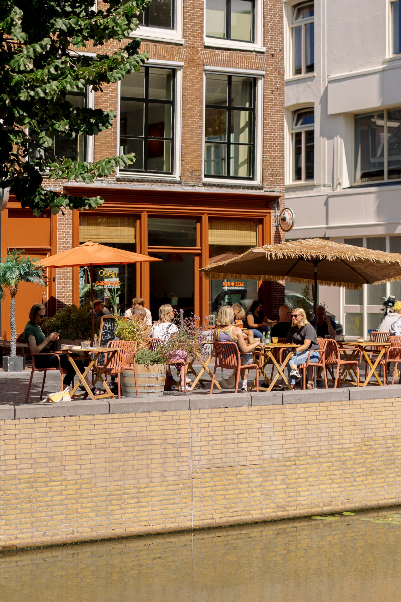 Terras van Bar Zelle