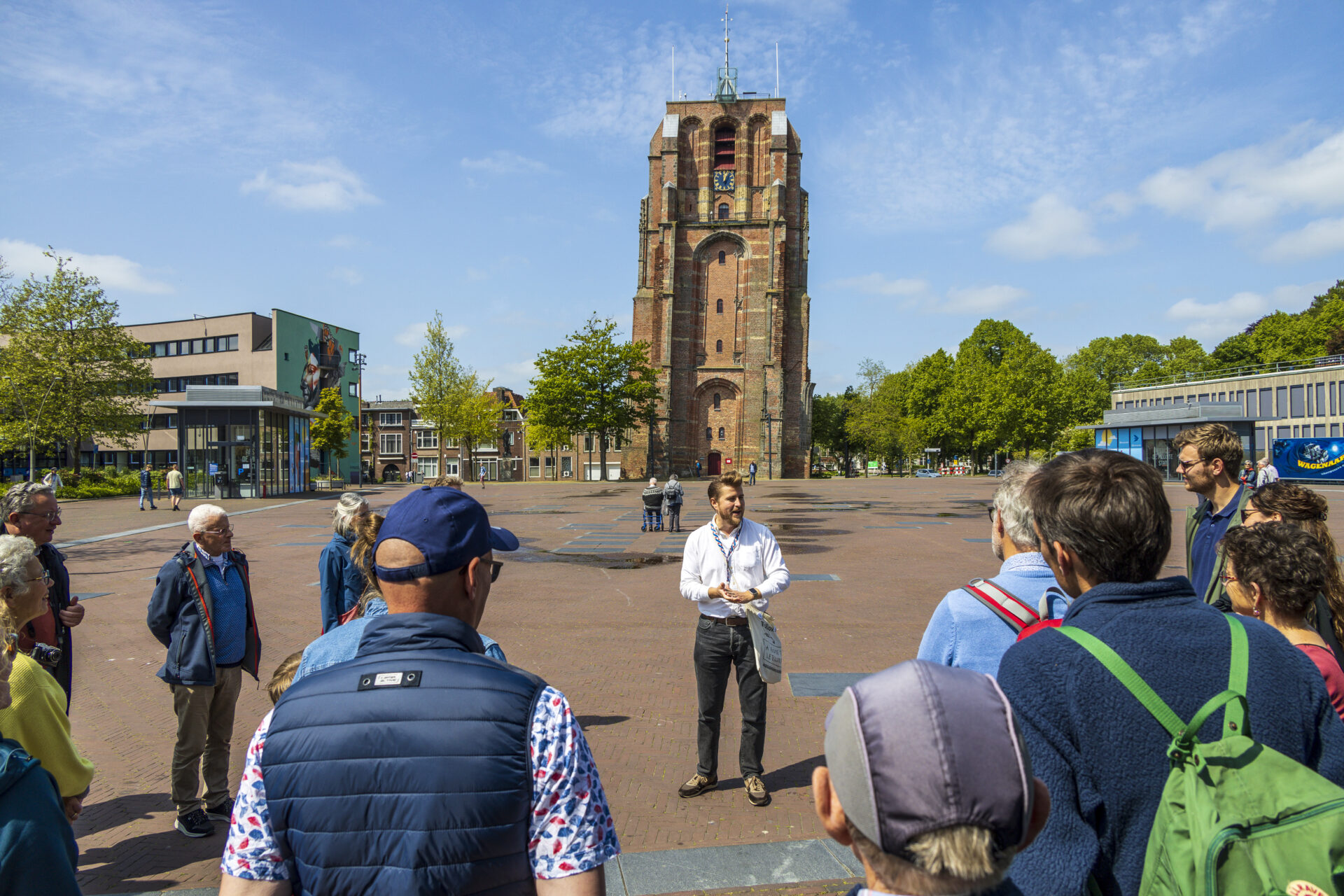 Netherlands, Leeuwarden, Gids rondleiding, Oldehove