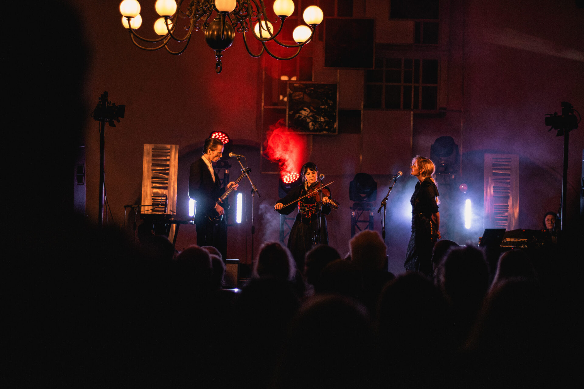 Artiesten treden op in De Grote Kerk voor festival Explore the North in Leeuwarden